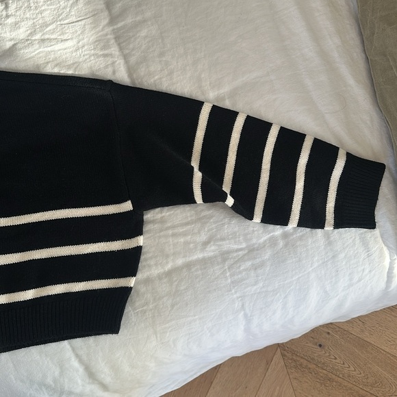 Oak + Fort Cropped V Neck Sweater - Picture 3 of 6